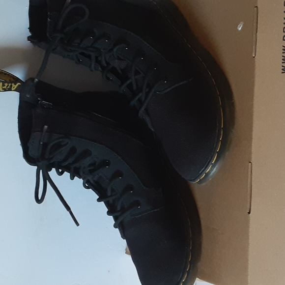 DR MARTENS  boots   size  7 - Picture 2 of 5